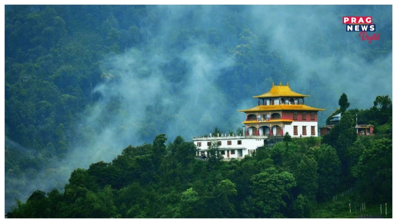 কাঞ্চনজংঘা, বৰফৰ পাহাৰ, ৰঙীন অৰণ্য... কি নাই ছিকিমত! বছৰটোৰ কোনখিনি সময়ত ছিকিম নান্দনিক হৈ পৰে?