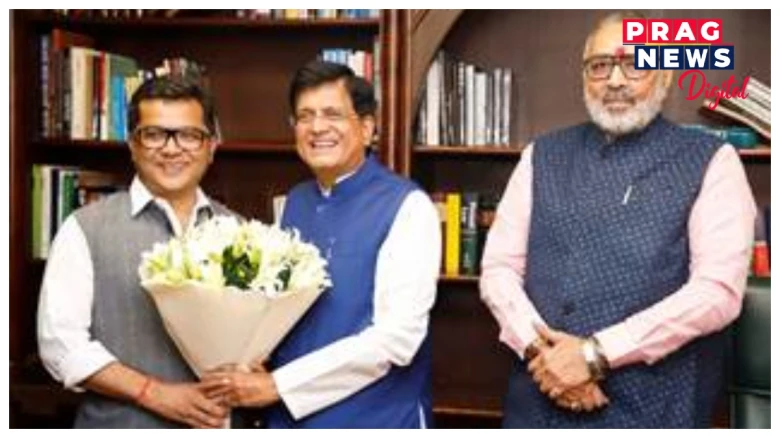বস্ত্ৰ মন্ত্ৰালয়ত ৰাজ্যিক মন্ত্ৰী হিচাপে দায়িত্ব গ্ৰহণ কৰিলে  পবিত্ৰ মাৰ্ঘেৰিটাই