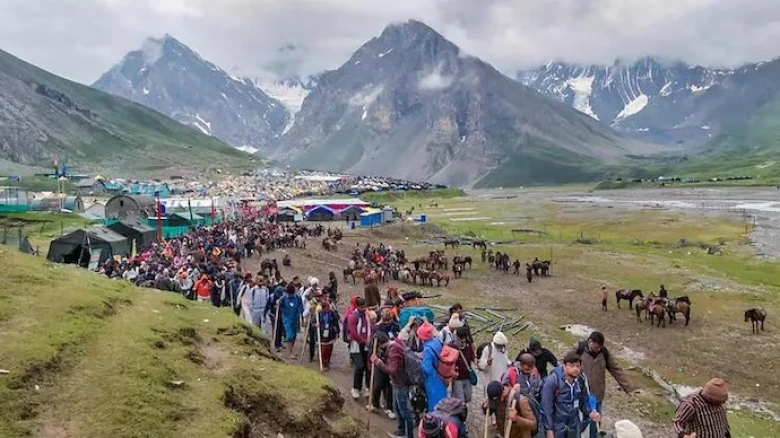 Amarnath Yatra: Over 4,600 pilgrims arrive in Kashmir, local Muslims joined senior officials to welcome yatris
