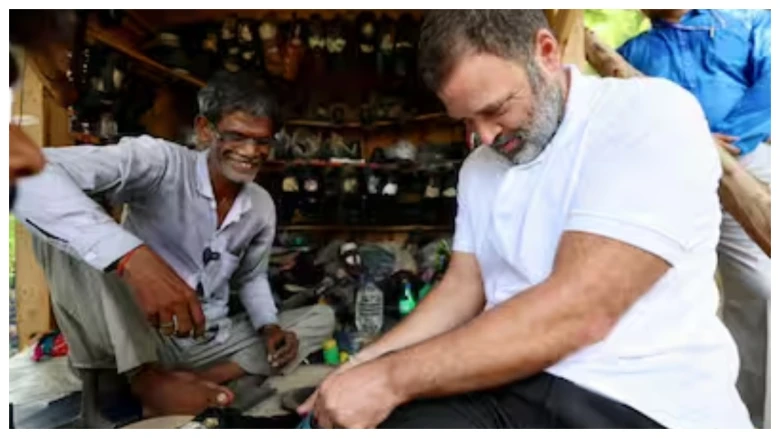 ৰাহুল গান্ধীৰ এটা মুহূৰ্তই সলনি কৰিলে উত্তৰপ্ৰদেশৰ চুলতানপুৰৰ এইগৰাকী চমাৰৰ, উন্নতি কৰিছে ব্যৱসায়ত