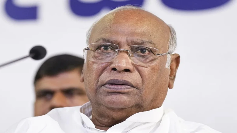 'পাকিস্তানৰ বিৰুদ্ধে কোনো স্পষ্ট কৌশল নাই চৰকাৰৰ '