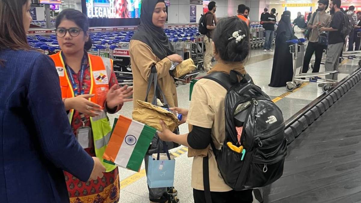 ১০০০ ভাৰতীয়ক উদ্ধাৰৰ বাবে ইৰানে খুলি দিলে বন্ধ হৈ থকা আকাশমার্গ