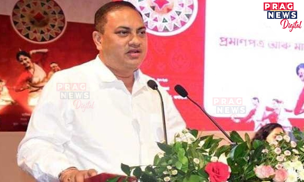 আটছা'ৰ অনুষ্ঠানত শিক্ষা বিভাগক তুলা-ধুনা সাংসদ কামাখ্যা তাছাৰ