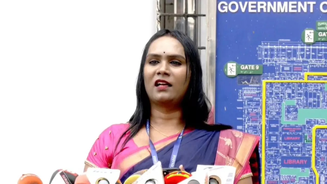 দেশৰ প্ৰথমগৰাকী ট্ৰেন্সউমেন PhD ধাৰী জেঞ্চীয়ে লয়লা কলেজৰ অধ্যাপিকা হৈ ৰচিলে ইতিহাস