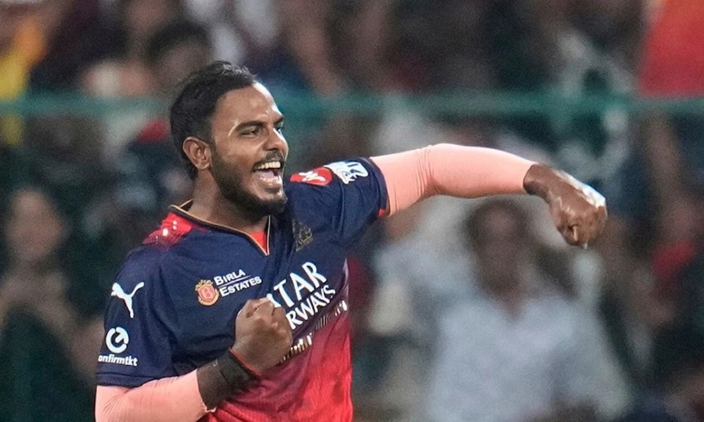 প্ৰতাৰণা, শাৰীৰিক-মানসিক হাৰাশাস্তি…RCBৰ তাৰকা খেলুৱৈৰ বিৰুদ্ধে মুখ্যমন্ত্ৰীৰ ওচৰত অভিযোগ দাখিল যুৱতীৰ