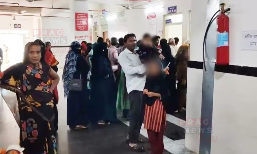হাত নথকাকৈ জন্ম হ’ল শিশু কন্যা, শিশুটিক চাবলৈ হাস্পতালত মানুহৰ ভিৰ