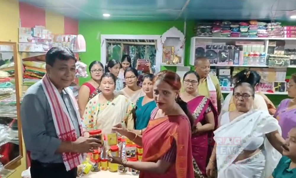 আত্মনিৰ্ভৰশীলতাৰ নিদৰ্শন দাঙি ধৰিলে ডিগবৈৰ পাঁচ গৰাকী উদ্যমী মহিলাই