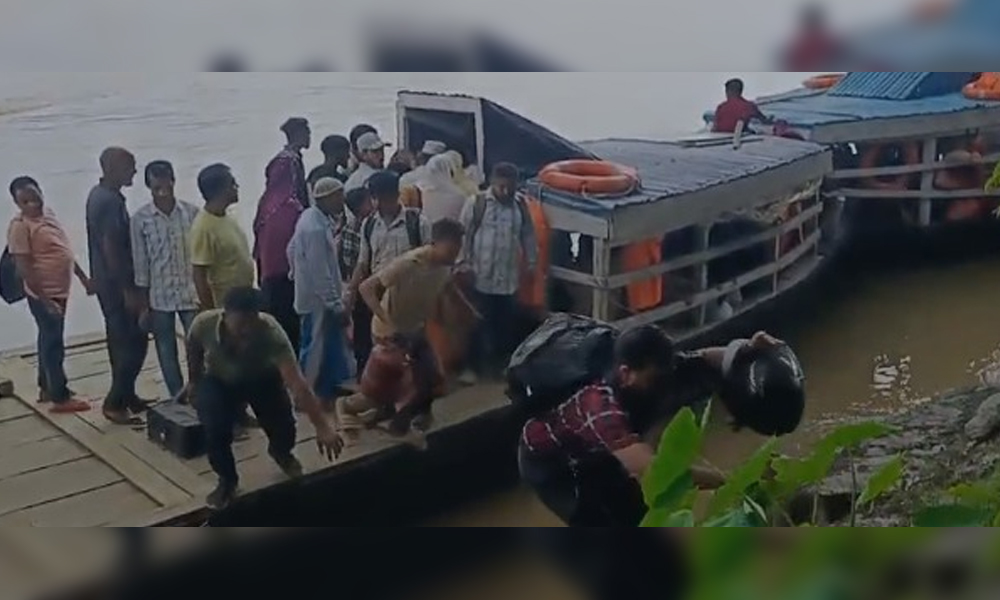 Major Mishap Averted on Barak River: Over 70 Ferry Passengers Narrowly Escape Tragedy