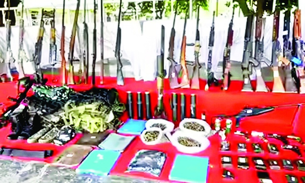 মণিপুৰত আৰক্ষী বৃহৎ তালাচীত ৮৬টা অস্ত্র, ৯৭৪টা গ্ৰেনেড-গোলা উদ্ধাৰ