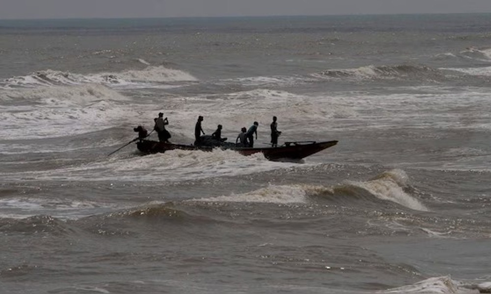 ২ খন নাওৰ সৈতে ৩৪ জন ভাৰতীয় মাছমৰীয়াক আটক