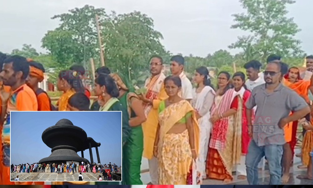 আজি শাওণ মাহৰ প্ৰথমটো সোমবাৰ; মহা মৃত্যুঞ্জয় মন্দিৰত পুৱাৰে পৰা অগণন ভক্তৰ ভিৰ