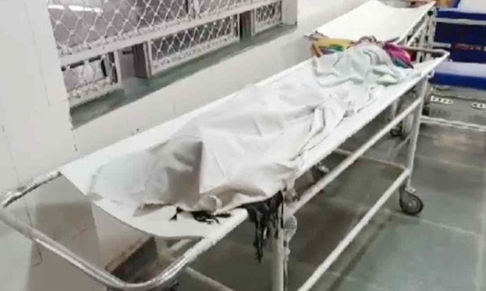 আমি একেলগে মৰিম!  প্ৰেমিকে এই কথা কোৱাৰ পাছত প্ৰেমিকাৰ বিহ খাই মৃত্যু কিন্তু প্ৰেমিকে কৰিলে পলায়ন