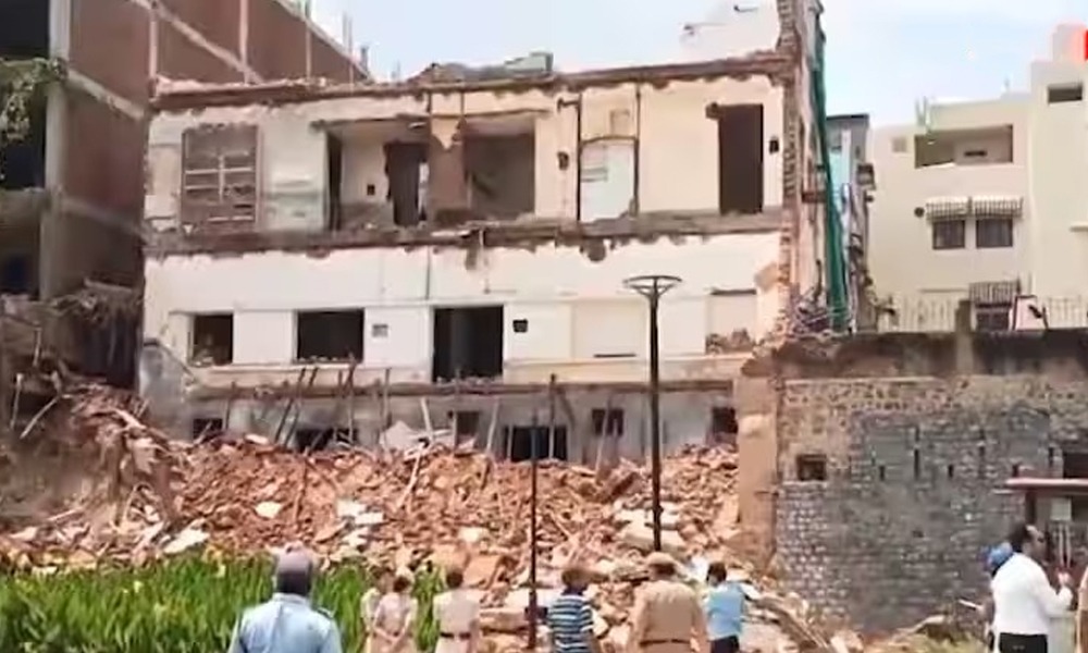দিল্লীৰ দৰিয়াগঞ্জত অঘটন,অট্টালিকা খহি ৩ জন লোকৰ মৃত্যু