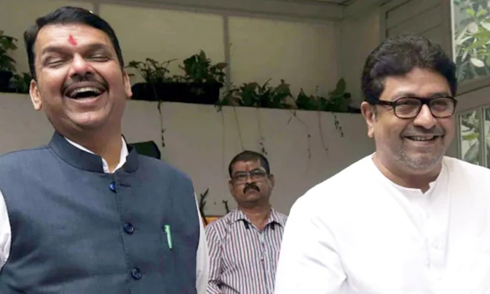মুখ্যমন্ত্রী ফড়নবিছক সাক্ষাৎ ৰাজ থাকৰেৰ! মহাৰাষ্ট্ৰত পুনৰ ৰাজনৈতিক সমীকৰণ সলনিৰ সম্ভাৱনা