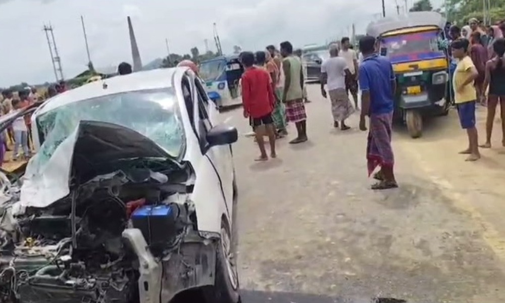 বিলাসীপাৰাত বাছ আৰু এল্টোৰ মুখামুখি সংঘৰ্ষ! আহত বহুজন