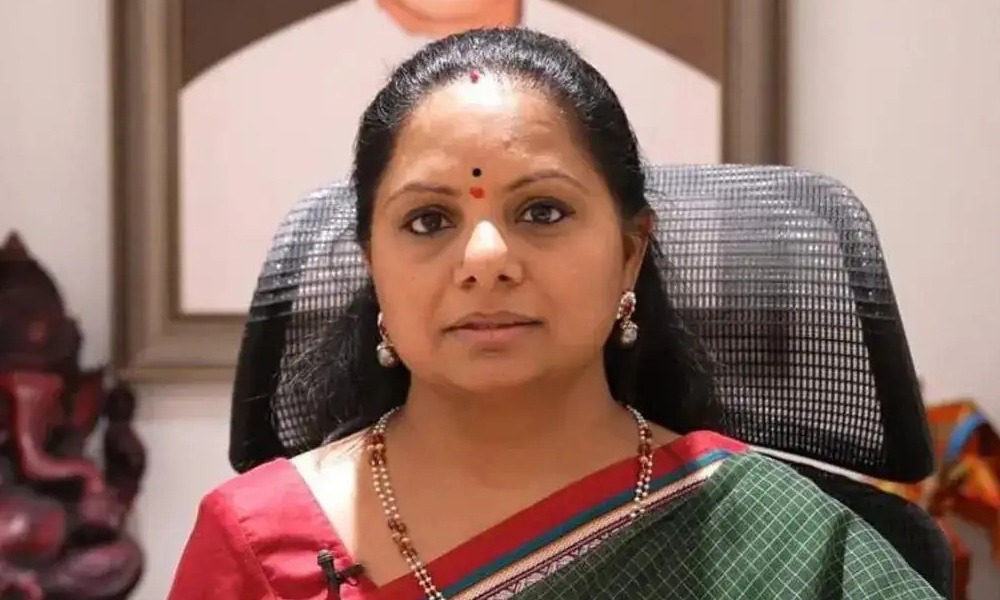 নিজ দলৰ নেতাক সমালোচনা কৰাৰ পৰিণতি;  কে কবিতাক BRSৰ পৰা বহিষ্কাৰ