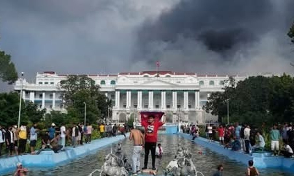 'নেপালৰ পৰিৱেশ অতি ভয়াৱহ,এতিয়া নেপাললৈ নাযাব।'- নেপালত অধ্যয়নৰত অসমৰ ছাত্ৰ আনিনুল ইছলামৰ ভাষ্য