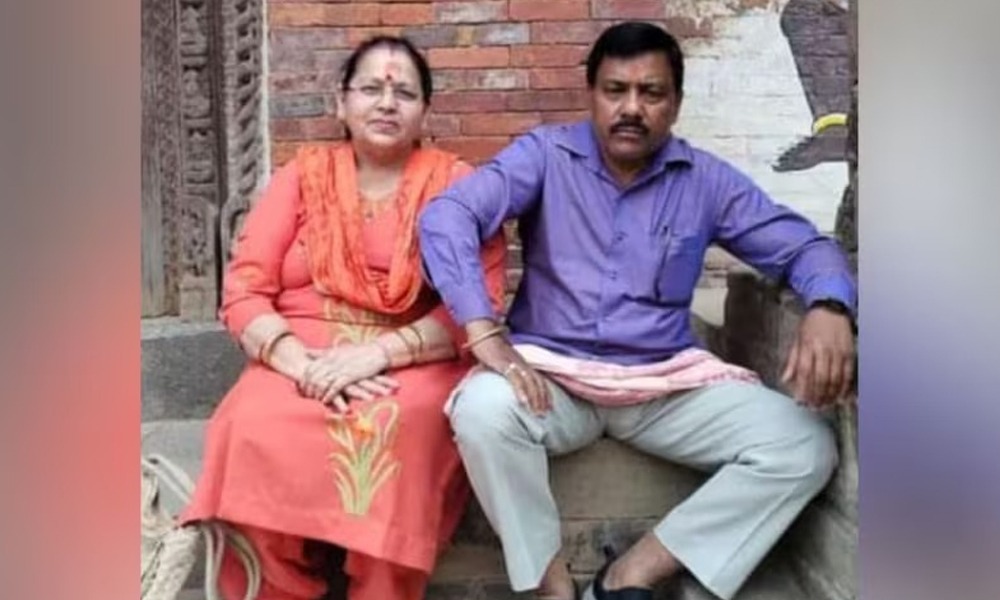 নেপালত ক্ষুব্ধ জনতাই জুই লগাই দিলে হোটেলত; চতুৰ্থ মহলাৰ পৰা ভাৰতীয় দম্পতীৰ তললৈ জাঁপ, পত্নীৰ মৃত্যু