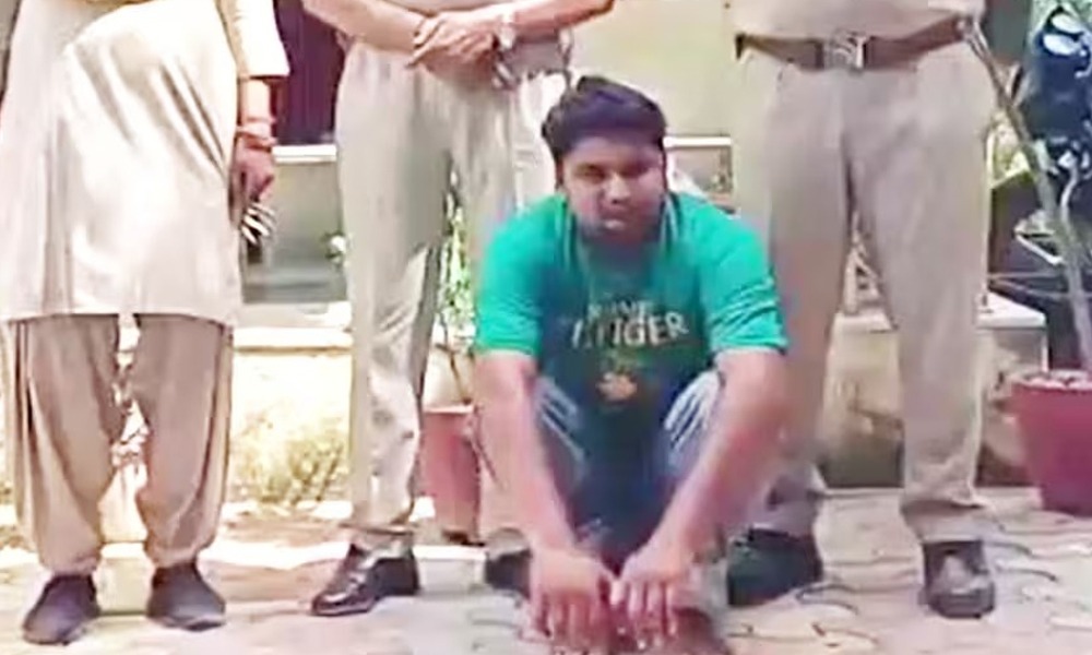মুস্তাক খানৰ দুষ্কৰ্ম! ছ'চিয়েল মিডিয়াত ছোৱালীৰ নামত ফেক একাউণ্ট খুলি বহু পুৰুষক ব্লেকমেইল