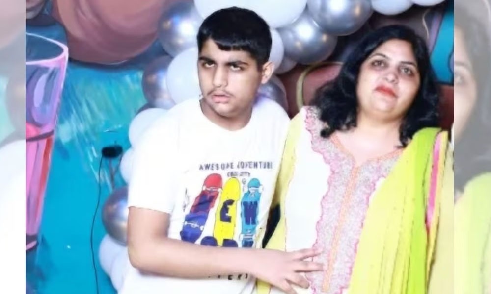 'আমাৰ মৃত্যুৰ বাবে আমি দায়ী'! ১৩ মহলাৰ পৰা জঁপিয়াই মাতৃ-পুত্ৰৰ চৰম সিদ্ধান্ত