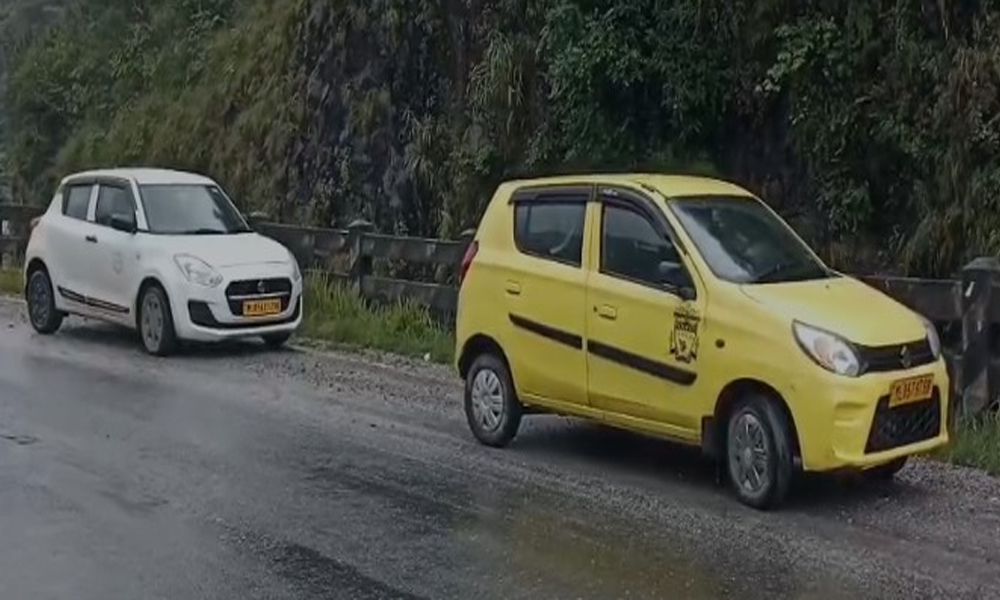 Assam Tourist Vehicles Blocked at Umtyngngar by Meghalaya Taxi Association