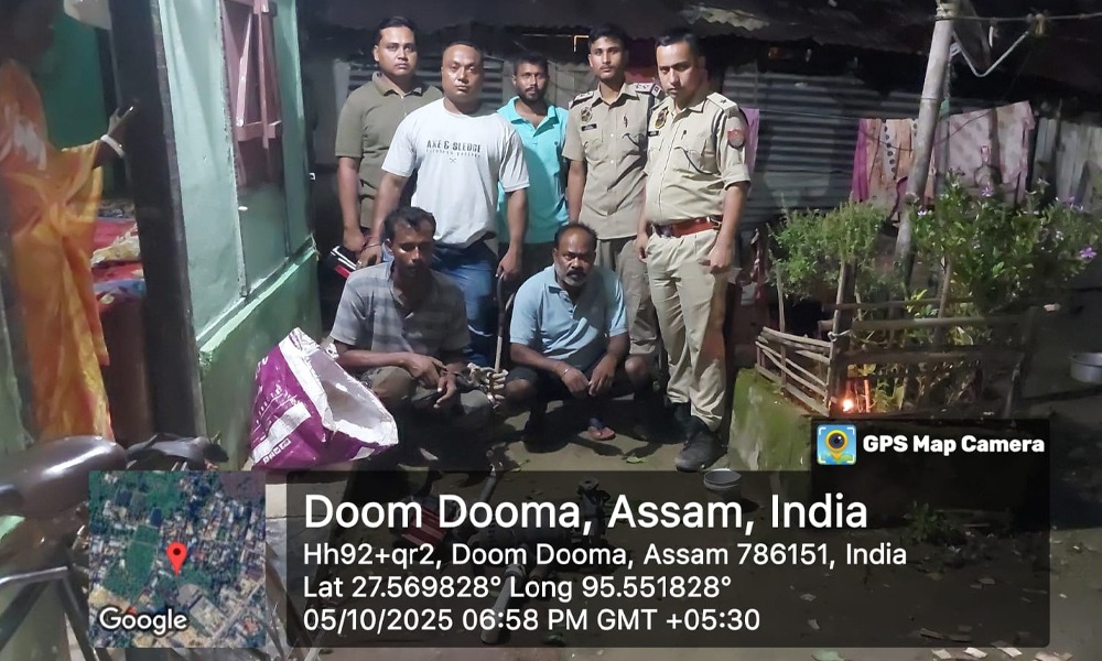 ডুমডুমাত চোৰৰ উপদ্ৰৱ; আৰক্ষীৰ তৎপৰতাত চুৰি সামগ্ৰীসহ গ্ৰেপ্তাৰ চোৰ