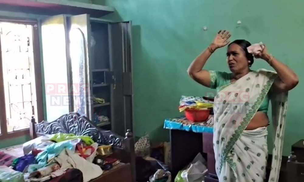 নাৰায়ণপুৰত শিক্ষকৰ ঘৰত দিনদুপৰতে চুৰিকাণ্ড! তিনিবছৰ পূৰ্বেও উক্ত পৰিয়ালটোৰ বাসগৃহত দিনদুপৰতে সংঘটিত হৈছিল চুৰিৰ ঘটনা