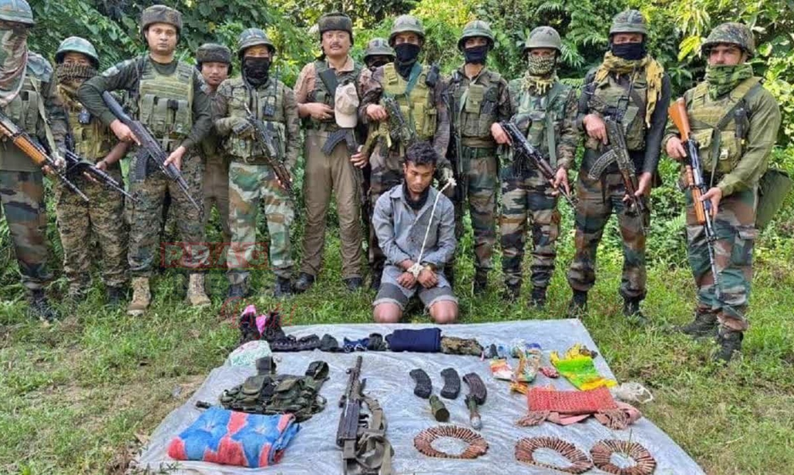 অস্ত্র-শস্ত্রসহ আলফা (স্বাঃ)ৰ কেডাৰ থাওচেন অসমক গ্ৰেপ্তাৰ , নামচাইত সেনা-আৰক্ষীৰ অভিযান