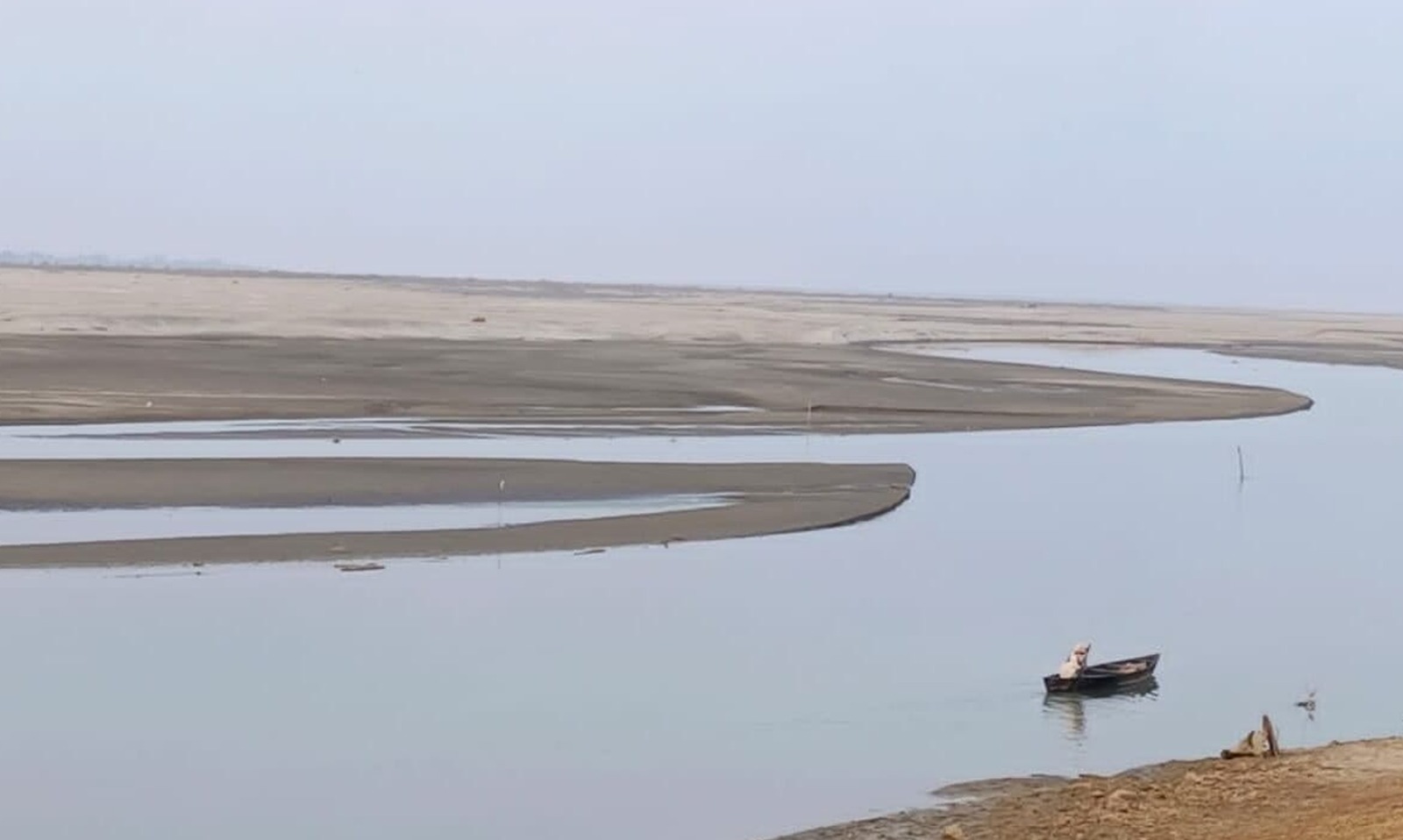 অস্বাভাৱিকভাৱে হ্রাস ব্ৰহ্মপুত্ৰৰ জলপৃষ্ঠ, ৰাস-পালনামৰ সময়ত যাতায়াতত সমস্যাৰ আশংকা