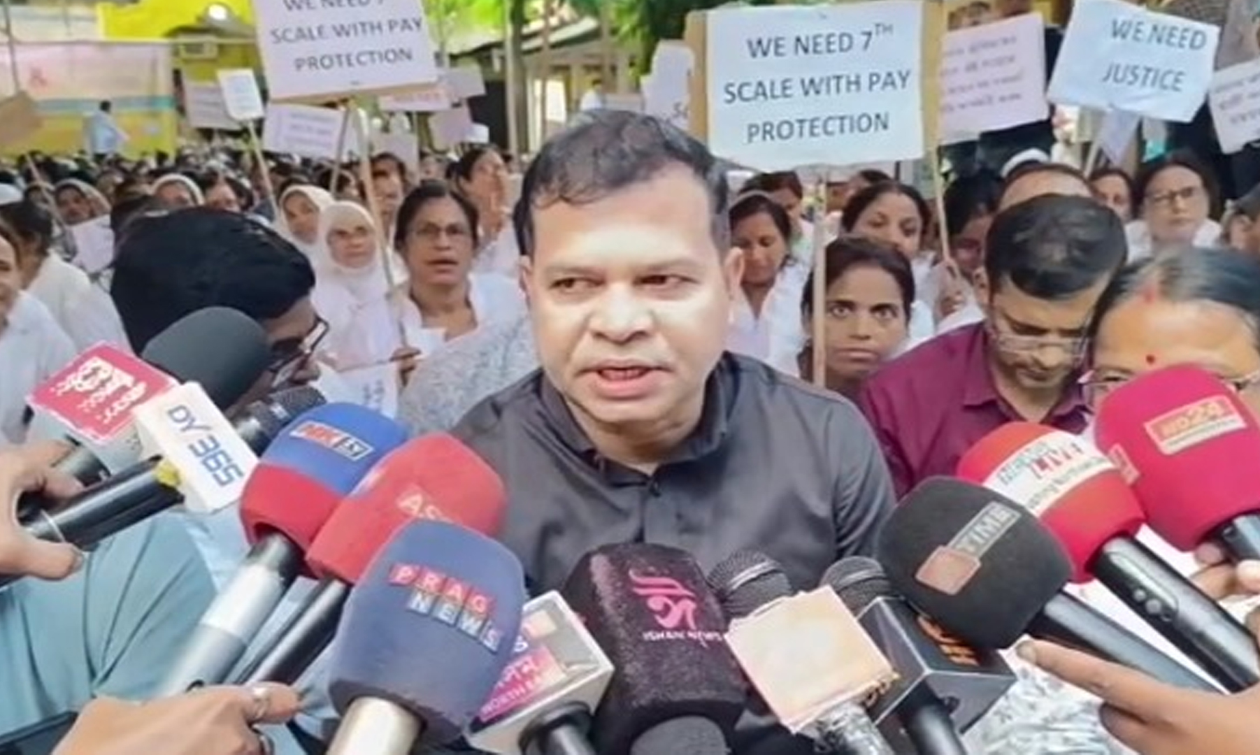 বৰপেটাত NHM কৰ্মচাৰীৰ তিনিদিনিয়া অৱস্থান ধৰ্মঘট আৰু কৰ্মবিৰতি