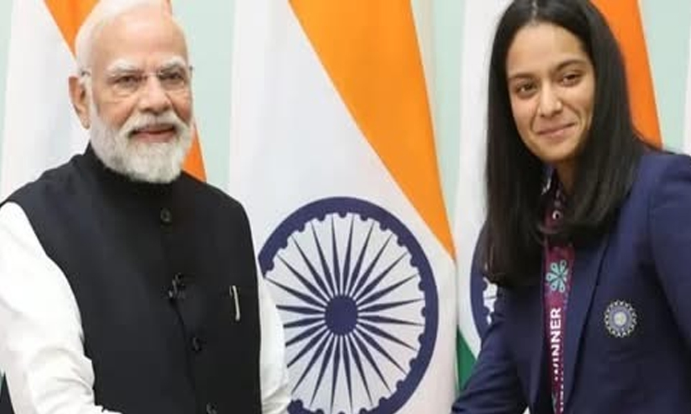 প্রতীকালৈ বিশ্ব কাপৰ পদক, শেষৰ দুখন মেচ খেলিবলৈ নোপোৱা ক্রিকেটাৰৰ স্বপ্ন পূৰণ