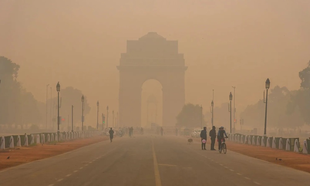 দিল্লীত বছৰটোৰ ভিতৰতে সবাতোকৈ শোচনীয় বায়ুৰ মান সূচকাংক