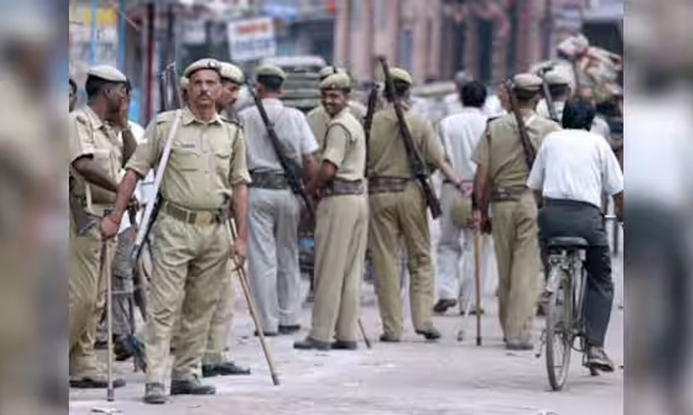 ফতেহপুৰৰ ঘৰে ঘৰে চলালে তালাচী; ফালাহ বিশ্ববিদ্যালয়ত এহাজাৰ আৰক্ষীৰ