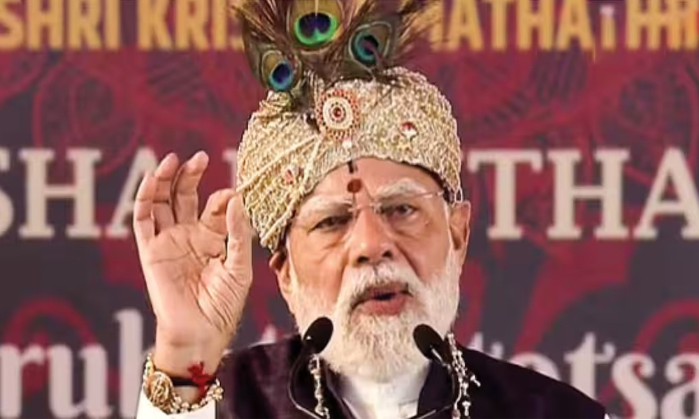 কৰ্ণাটকৰ উডুপিৰ শ্ৰী কৃষ্ণ মঠ দৰ্শন প্ৰধানমন্ত্ৰীৰ , ১ লাখ লোকৰ সৈতে কৰিলে গীতা পাঠ