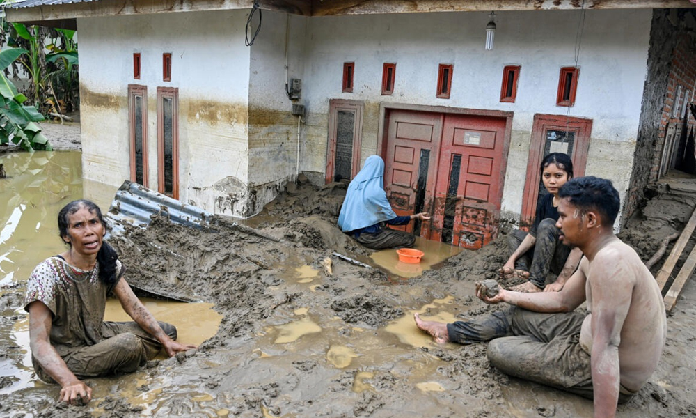 তিনি শতাধিক লোকৰ প্ৰাণহানি, থাইলেণ্ড-শ্রীলংকাত প্ৰকৃতিৰ তাণ্ডৱ