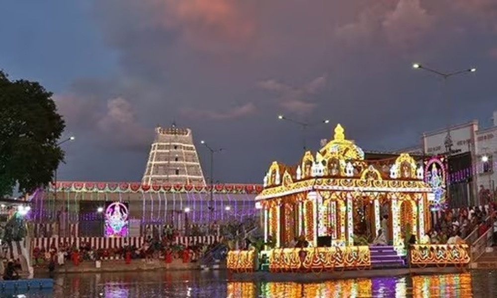 তিৰুপতি মন্দিৰত ৫৪ কোটিৰ শ্বল কেলেংকাৰি, ছিল্কৰ পৰিৱৰ্তে যোগান ধৰিছিল পলিয়েষ্টাৰ সামগ্ৰী