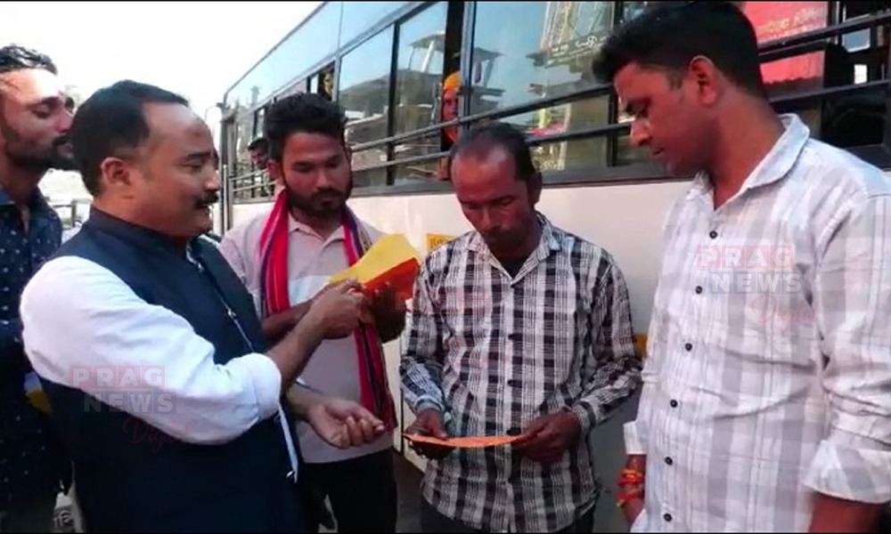 যাত্ৰীবাহী বাছৰ অতপালি! সোচ্চাৰ বাইহাটা চাৰিআলিৰ ৰাইজ তথা দল সংগঠন