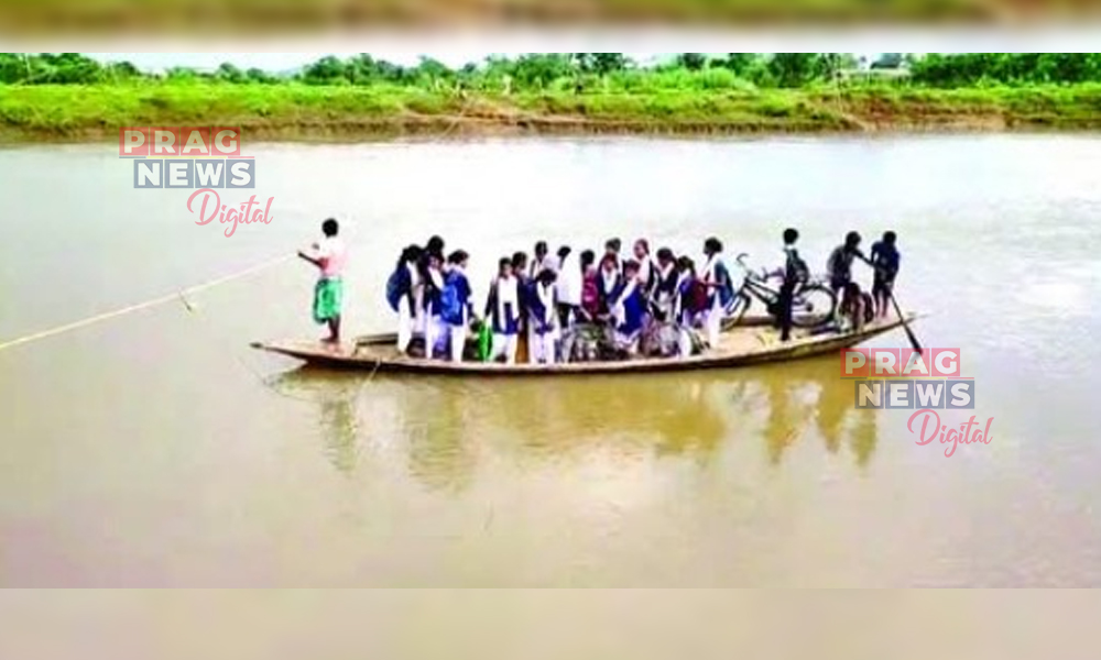 চৰকাৰী অভিলাষী আঁচনিৰ পৰা বঞ্চিত খাৰিদল, ১ নং জামবাৰী পথাৰ অঞ্চল; গৰৈমাৰীৰ কলহী নৈত টুলুঙা নাৱেৰে পাৰাপাৰ শিক্ষাৰ্থীৰ