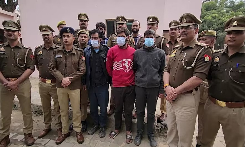 প্ৰেমিকাৰ সৈতে থিতাপি ল'বলৈ ৭ কোটি টকা চুৰি প্ৰেমিকৰ, গাঁত খান্দি পুতি থ'লে চুৰি টকা