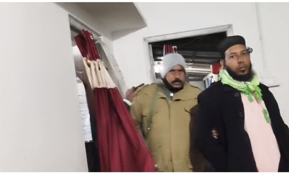 অবৈধ আৱাসিক মাদ্ৰাছাত ছাত্ৰীক অপকৰ্ম ভণ্ড মৌলবীৰ; উত্তপ্ত পৰিস্থিতিৰ সৃষ্টি