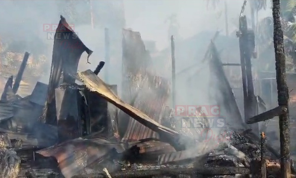 লামডিঙত বিধ্বংসী অগ্নিকাণ্ড; দুজন লোকৰ বাসগৃহ জ্বলি ভস্মীভূত