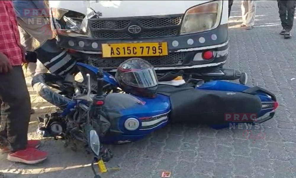 কলগাছিয়াত ভয়ংকৰ পথ দুৰ্ঘটনা; গুৰুতৰভাৱে আহত বাইক আৰোহী