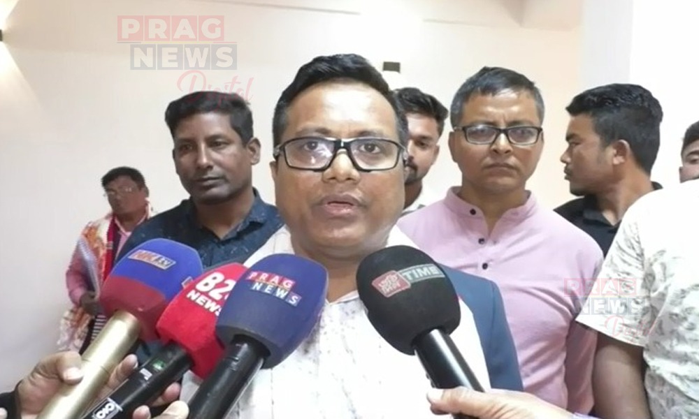 ৰাইজৰ দাবী! চাকৰি এৰি ৰাজনীতিলৈ যাবলৈ সাজু কোকৰাঝাৰ মেডিকেল কলেজৰ ডাঃ নৱজিৎ বৰ্মন