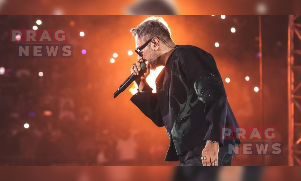 হানি সিঙৰ কনচাৰ্টত অনুৰাগীৰ হাহাকাৰ: পাছ নোপোৱাত দেৱাল বগাই সোমাল উন্মত্ত যুৱক-যুৱতী