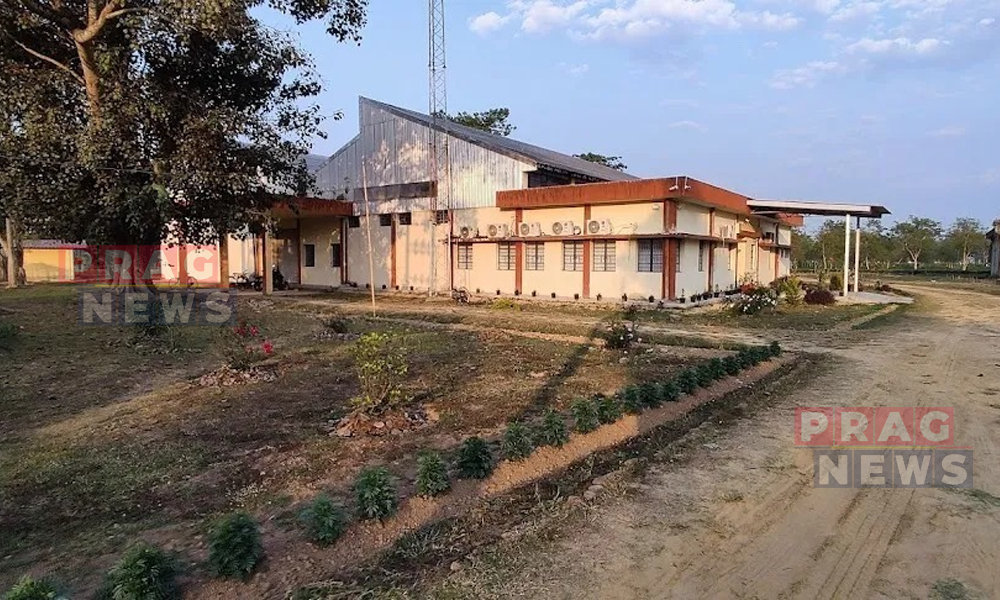 উজনিৰ চাহ ব্যৱসায়ী-ক্ষুদ্ৰ খেতিয়কৰ হাহাকাৰ, বন্ধ হ'ল যোৰহাটৰ চাহ নিলাম কেন্দ্ৰ