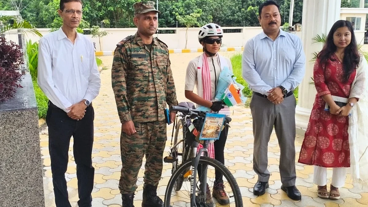 Assam's Biswanath Extends Hearty Welcome to National Cyclist Asha Malviya