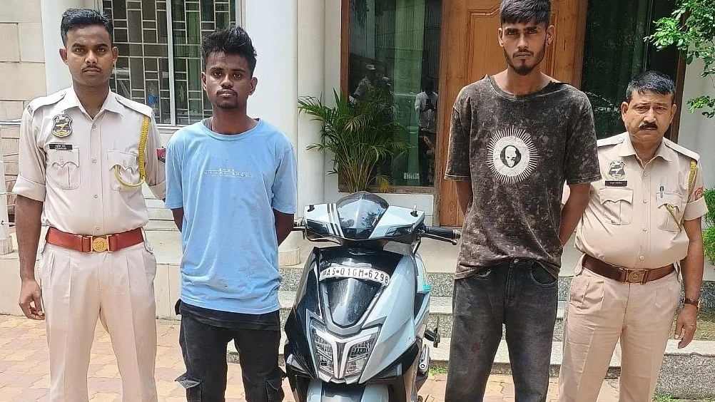 Guwahati Police Apprehend Two Suspected Snatchers, Recover Stolen Phones