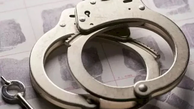 গুৱাহাটী ৰে'লৱে ষ্টেচনত ব্ৰাউন ছুগাৰসহ মহিলা আটক