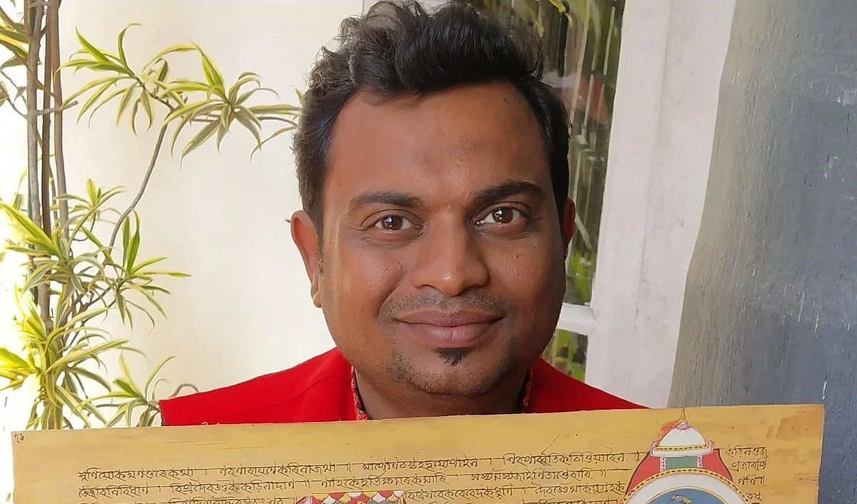 নগাঁৱৰ সুজিত দাসলৈ পাণ্ডুলিপি চিত্ৰকলাৰ বাবে চিচিআৰটিৰ জ্যেষ্ঠ ফেল'শ্বিপ