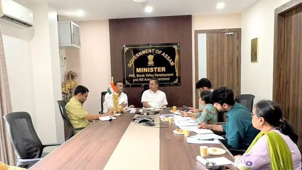 বৰাক উপত্যকাৰ উন্নয়ন: সংযোগ আৰু সময়মতে প্ৰকল্প ৰূপায়ণত মন্ত্ৰীসকলৰ জোৰ